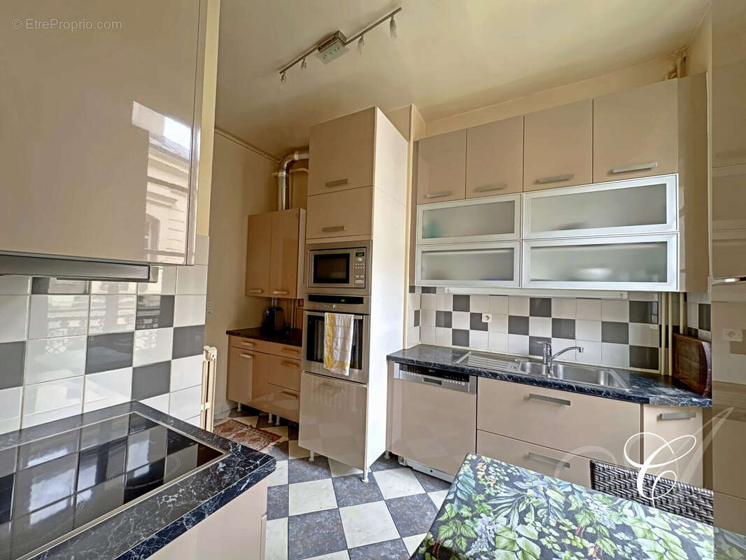 Appartement à VERSAILLES