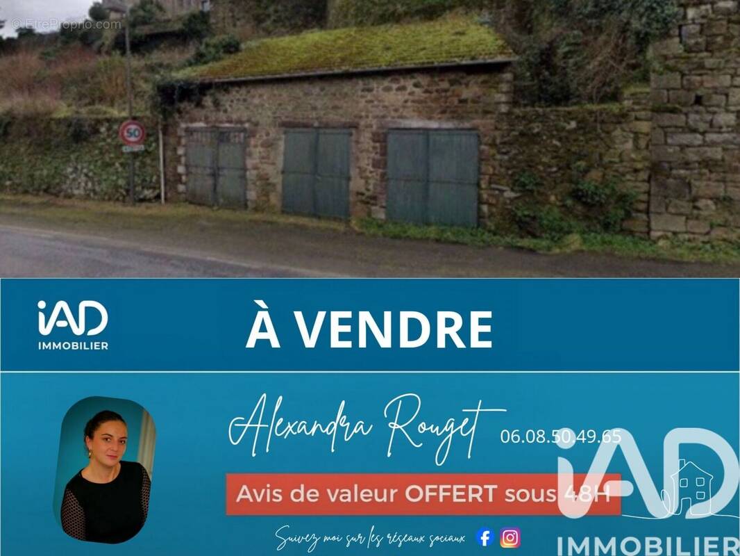 Photo 1 - Parking à MONCONTOUR