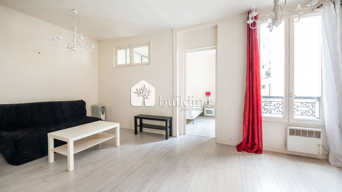 Sacré-Coeur Paris 18ème - Appartement 2 pièces 35 m² habitables - photo 3