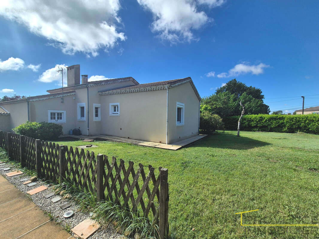 Maison à MONTELIMAR