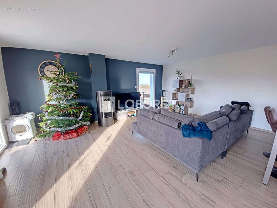 Maison à SURY-LE-COMTAL