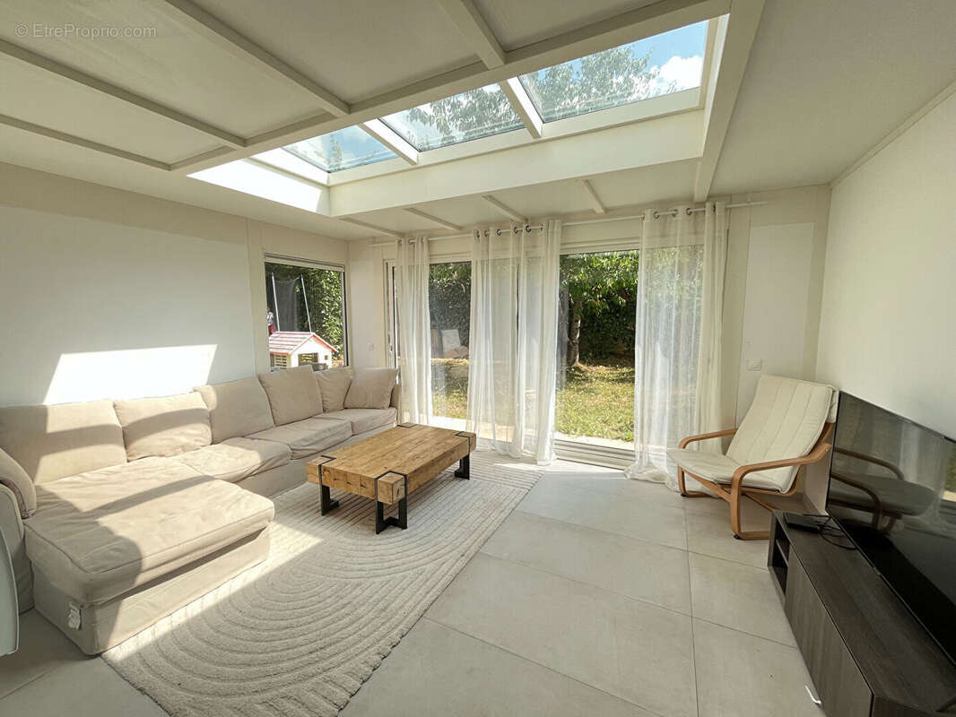 Maison à SAVIGNY-LE-TEMPLE