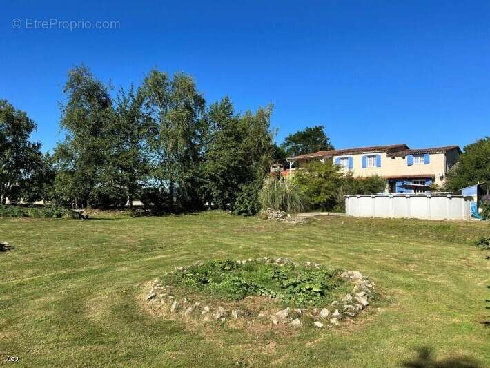 Maison à VERTEUIL-SUR-CHARENTE