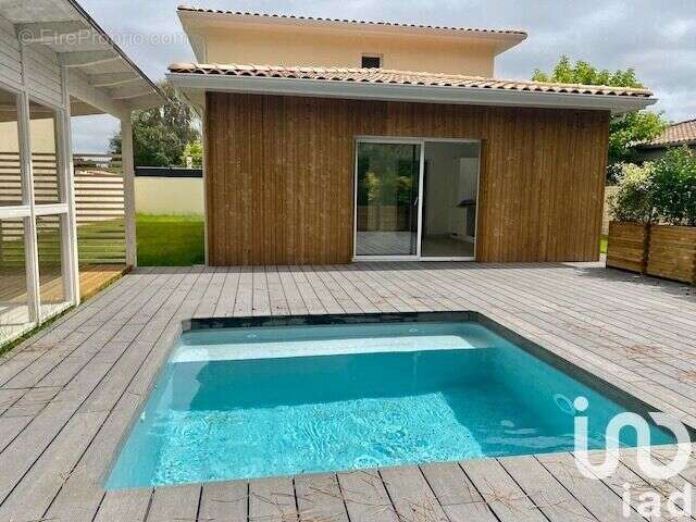 Maison 128 m² à La Teste-De-Buch  - photo 3