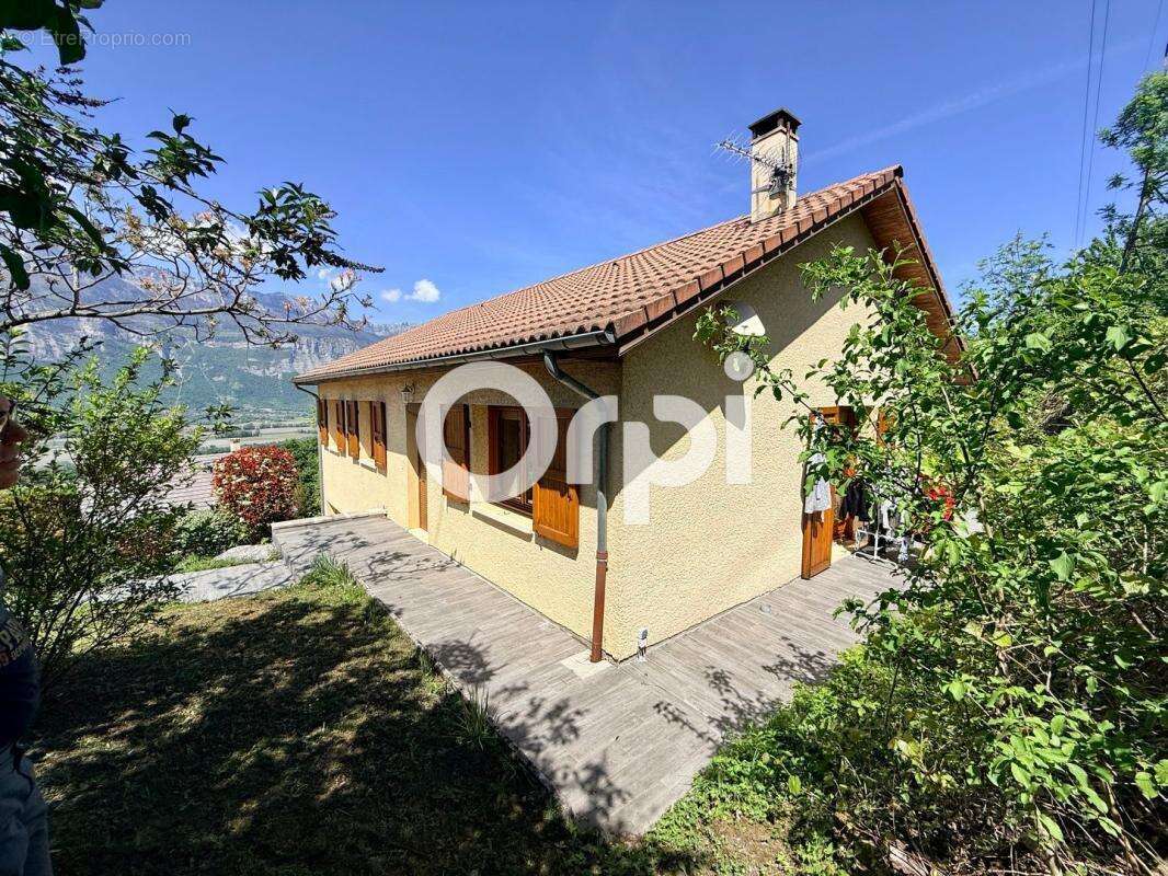 Maison à FROGES