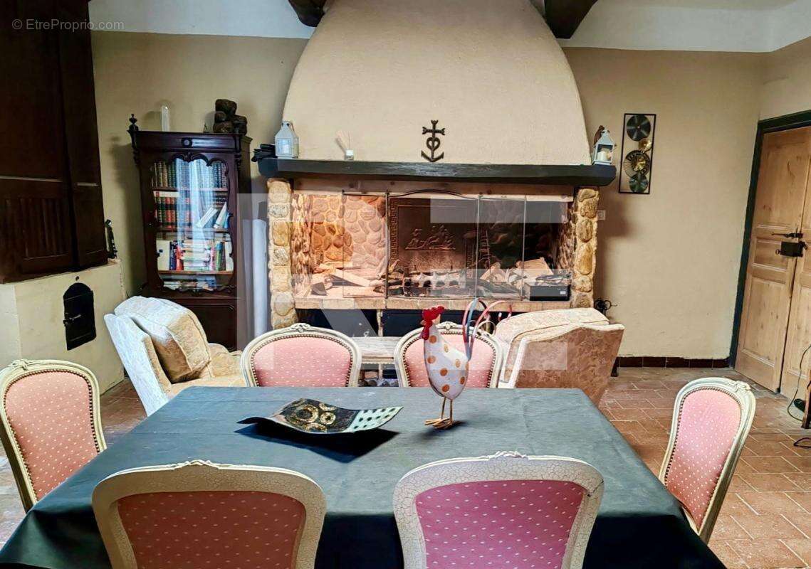 Maison à CANAULES-ET-ARGENTIERES