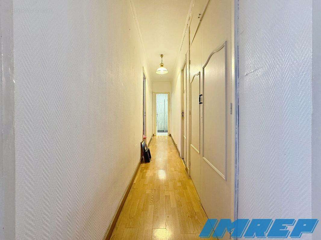 Appartement 73 m² à Marseille-8e  - photo 6