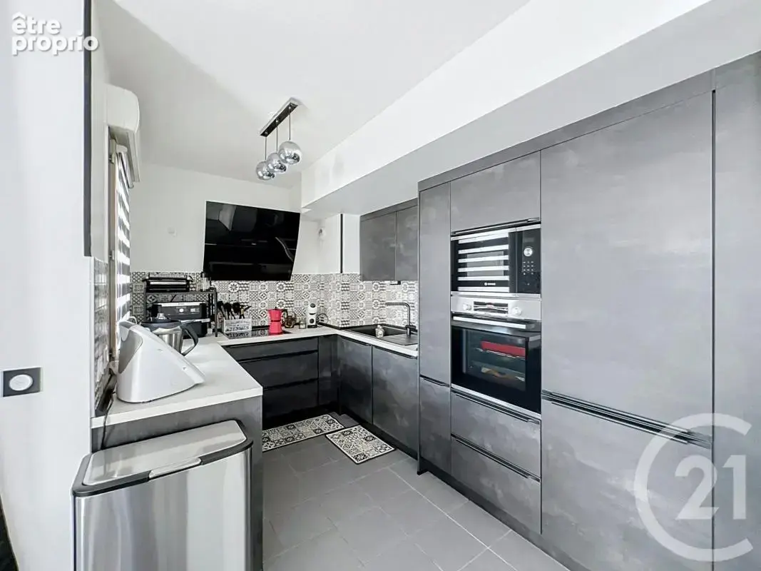 Appartement 83 m² à Saint-Priest  - photo 8