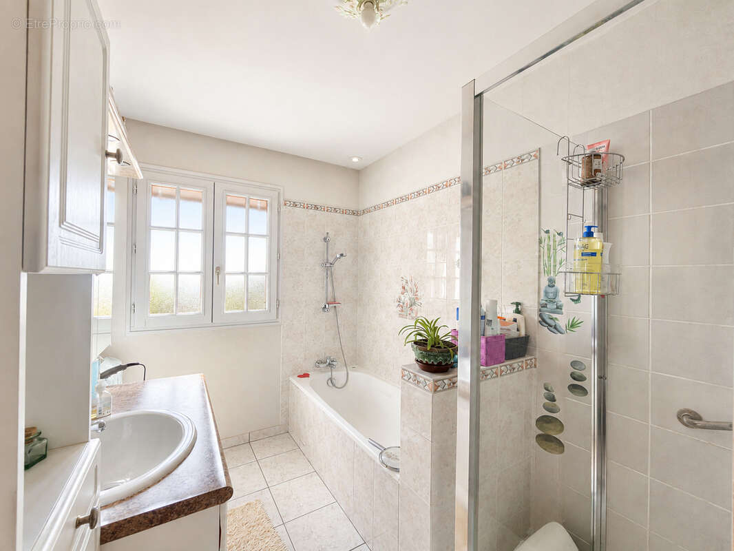 VERETZ - MAISON FAMILIALE - 141 m2 habitables sur sous-sol - photo 10
