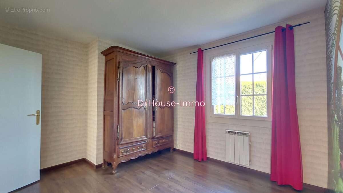 Maison à CONCHES-SUR-GONDOIRE