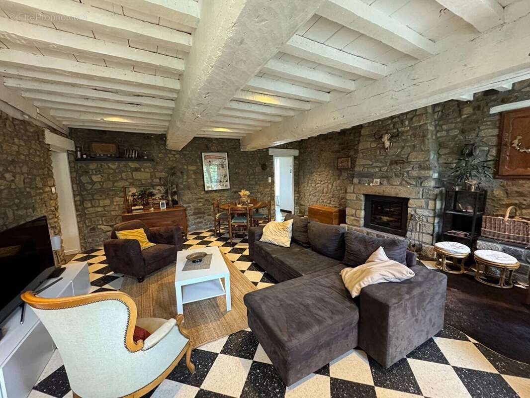 Maison à LOUVIGNE-DE-BAIS