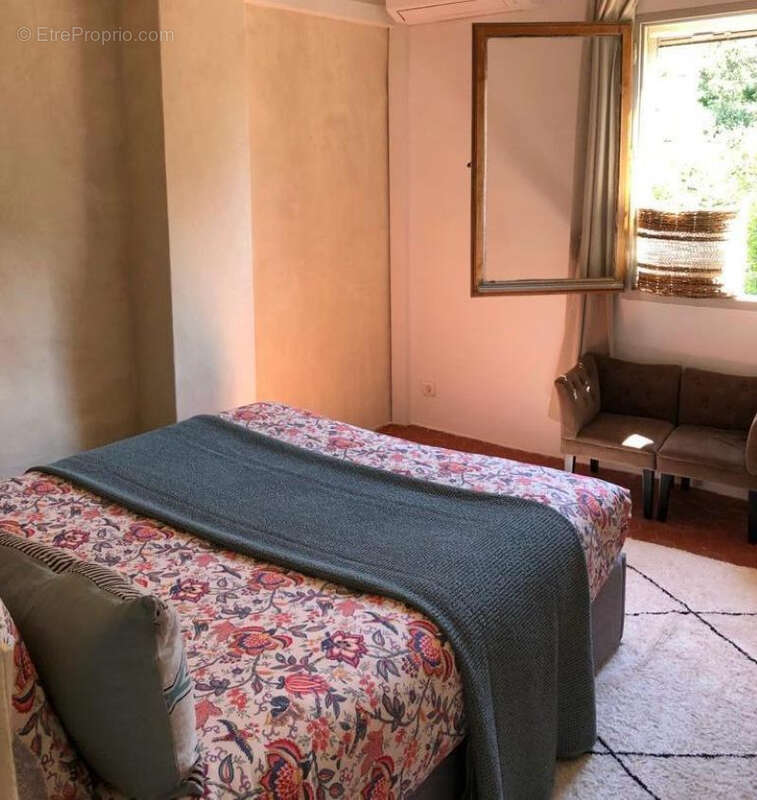 Maison à FONTVIEILLE