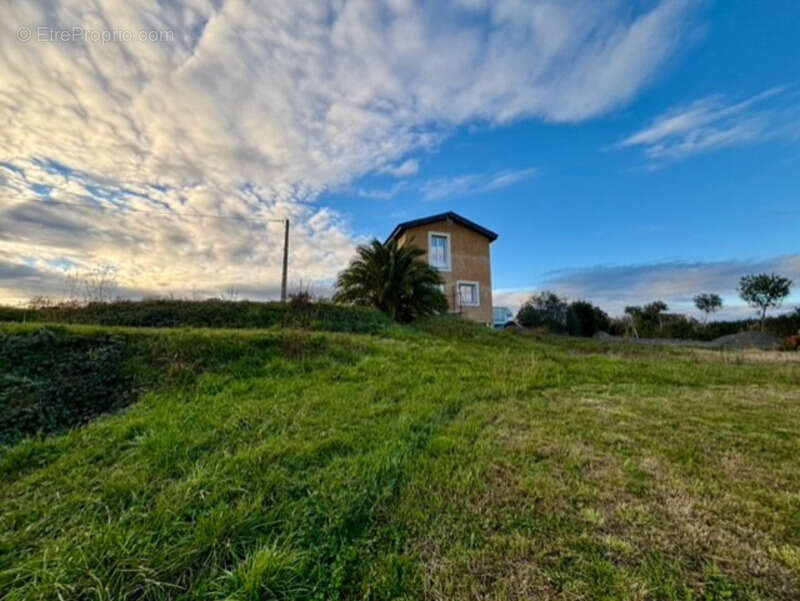 Maison à SAINTE-DODE