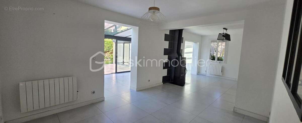 Maison à OZOIR-LA-FERRIERE