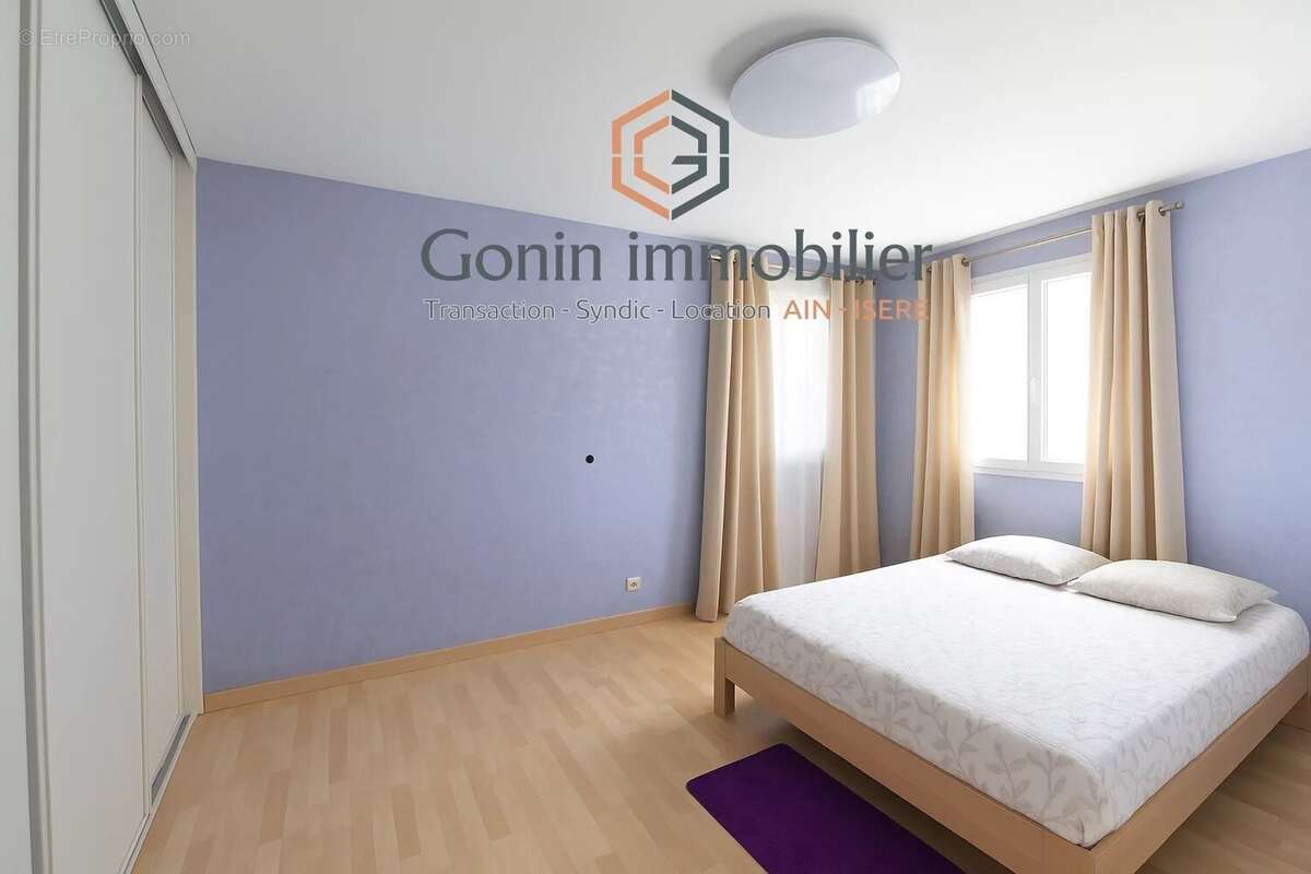 Maison à VILLIEU-LOYES-MOLLON