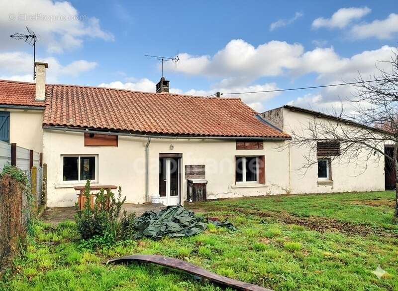 Maison à USSON-DU-POITOU