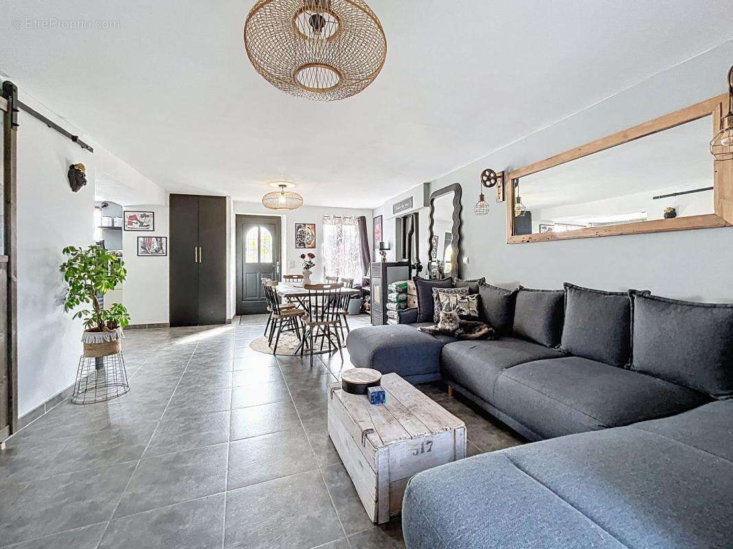 Maison à BUSSIERE-SAINT-GEORGES