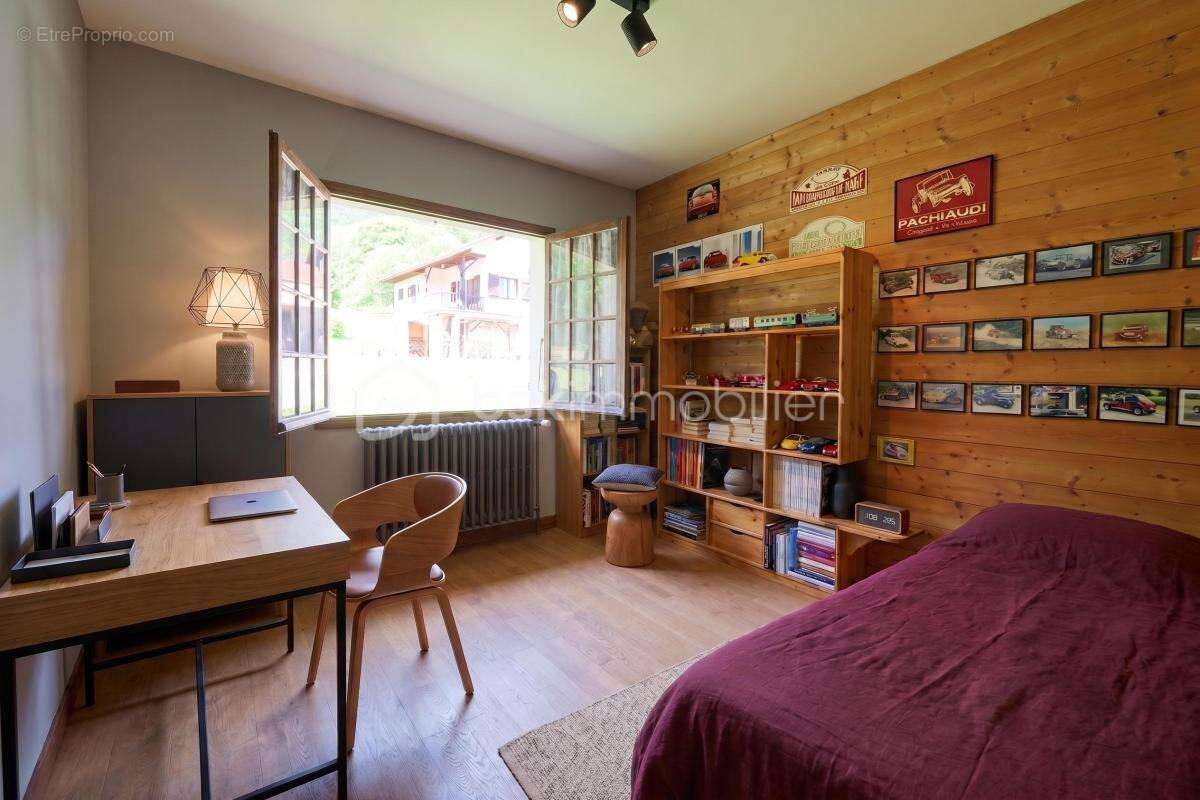 Rare ! Maison de plain-pied à Anglefort avec sous-sol de 140 m² + grand abri voiture 72 m - photo 8