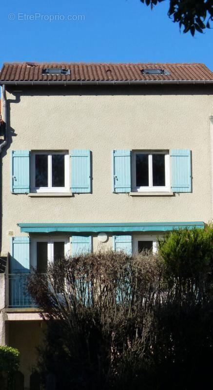 Maison à AIGUILHE
