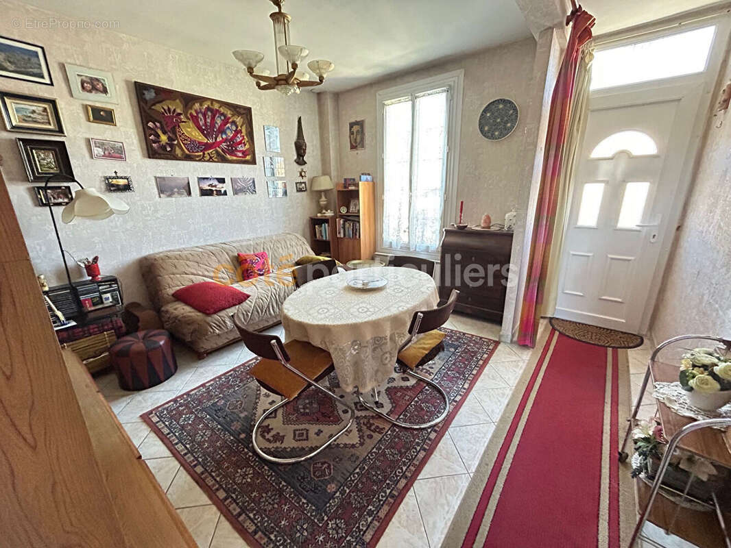 Maison à VILLENEUVE-LE-ROI