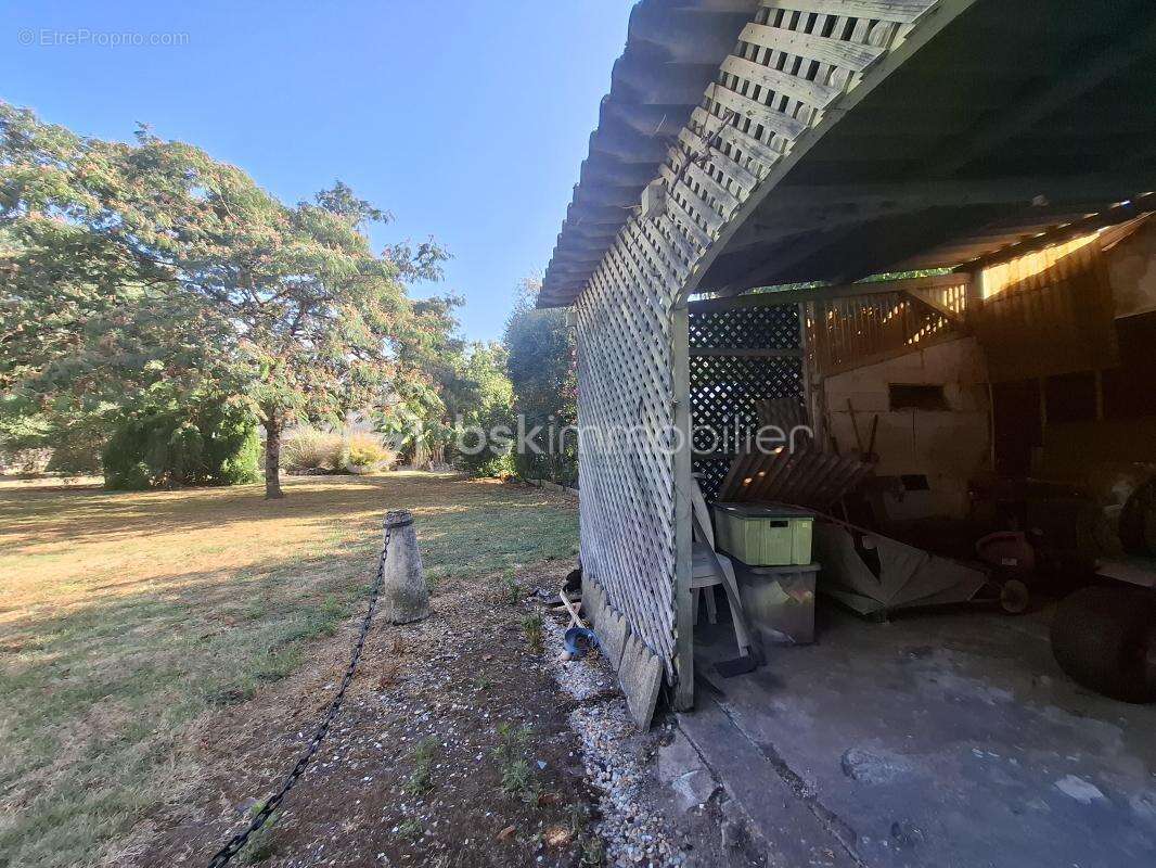 Authentique girondine 260 m² – Terrain arboré de 2 500 m² – Sainte-Terre (33350) - photo 24