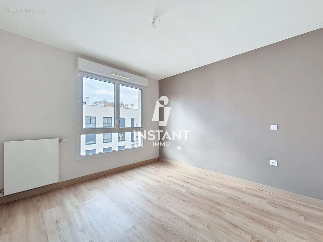 Chambre 3 (suite parentale) - Appartement à CRETEIL