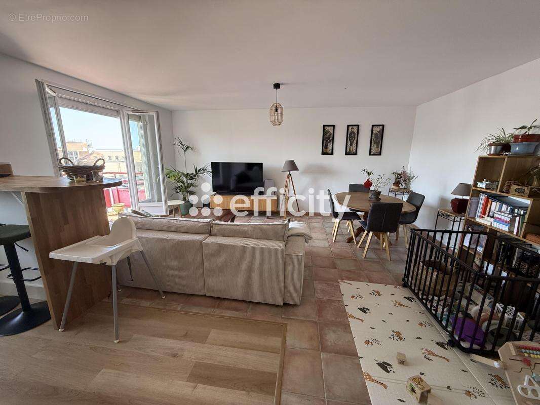 Appartement à MONTIGNY-LE-BRETONNEUX