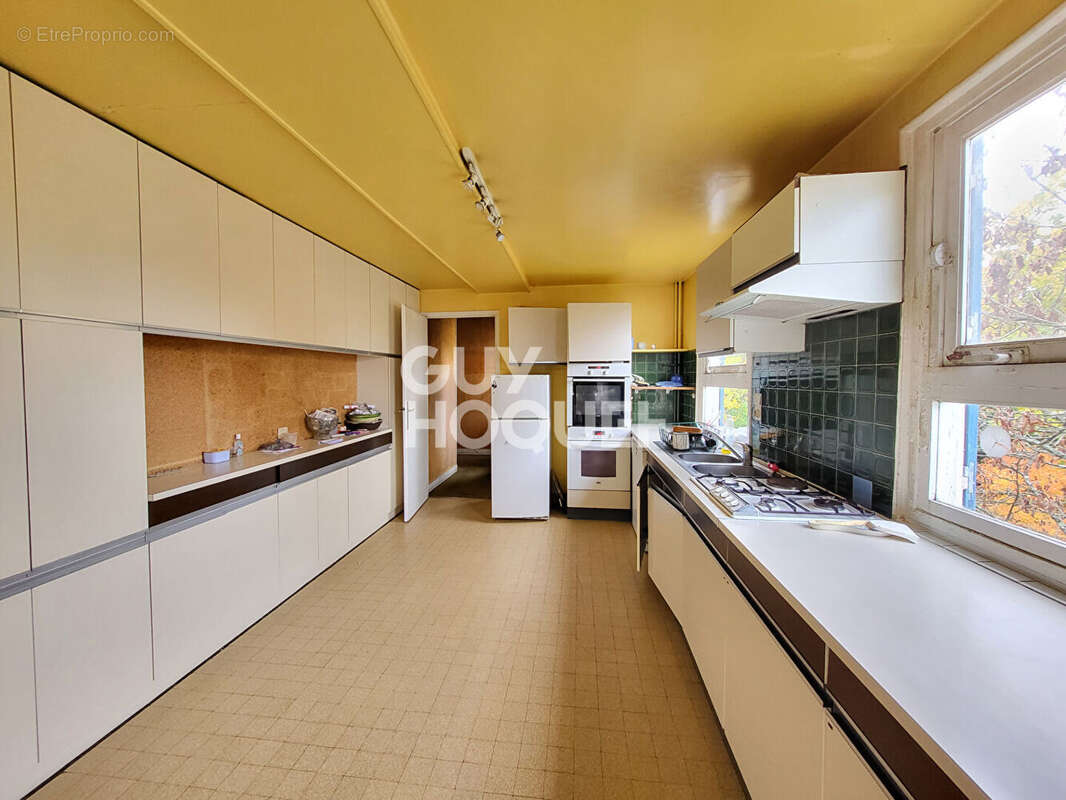 Maison à LA CELLE-SAINT-CLOUD