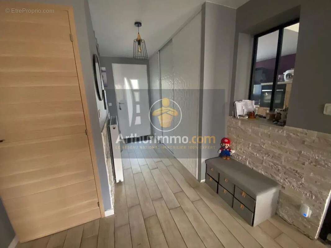 Maison à VERT-SAINT-DENIS