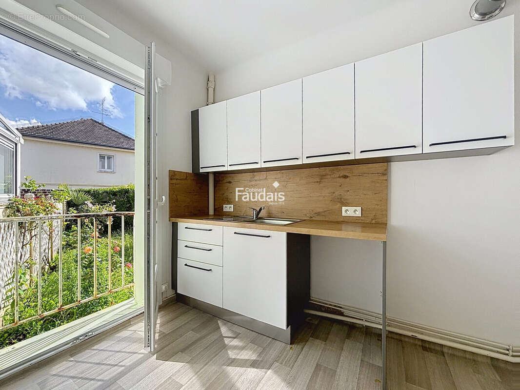 Appartement 57 m² à Saint-Lo  - photo 4
