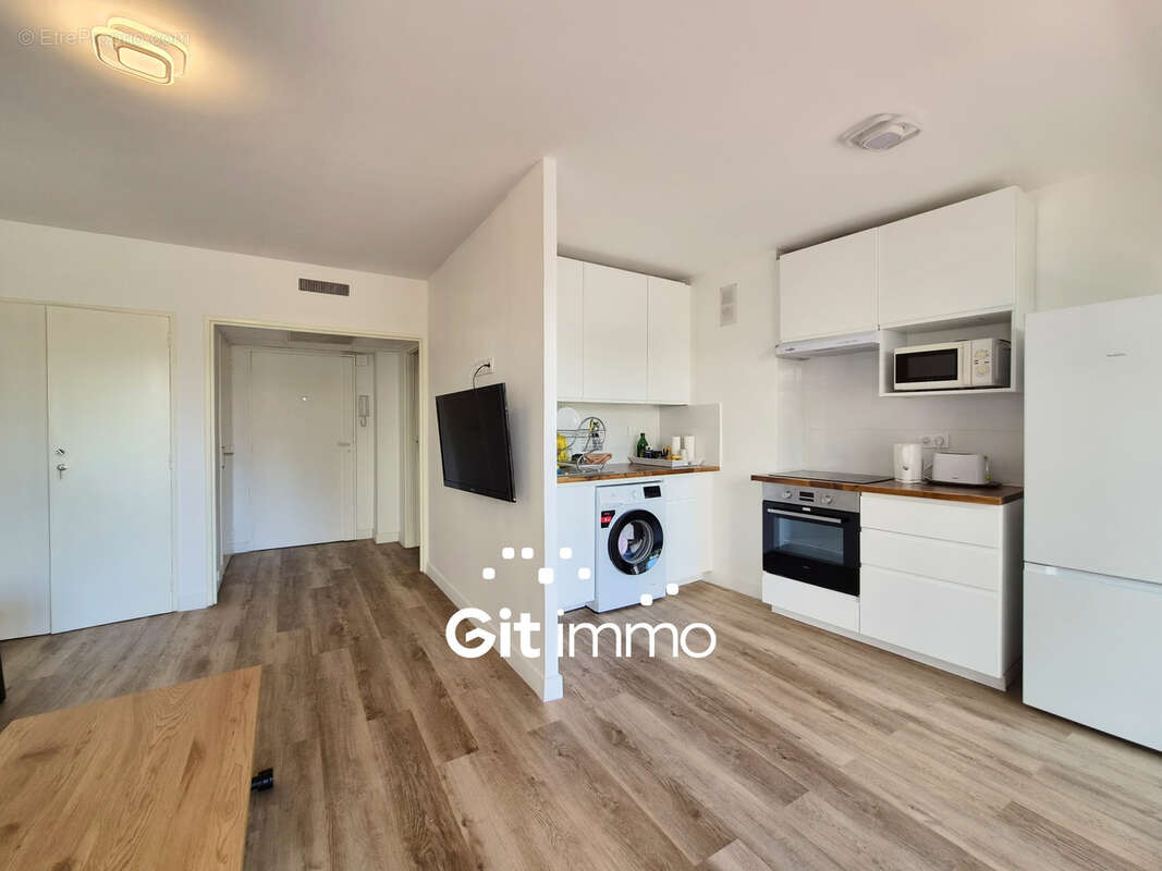 Appartement à MARSEILLE-1E