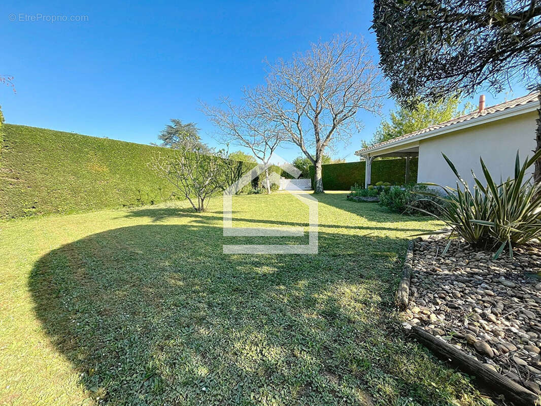 Maison à BLANQUEFORT