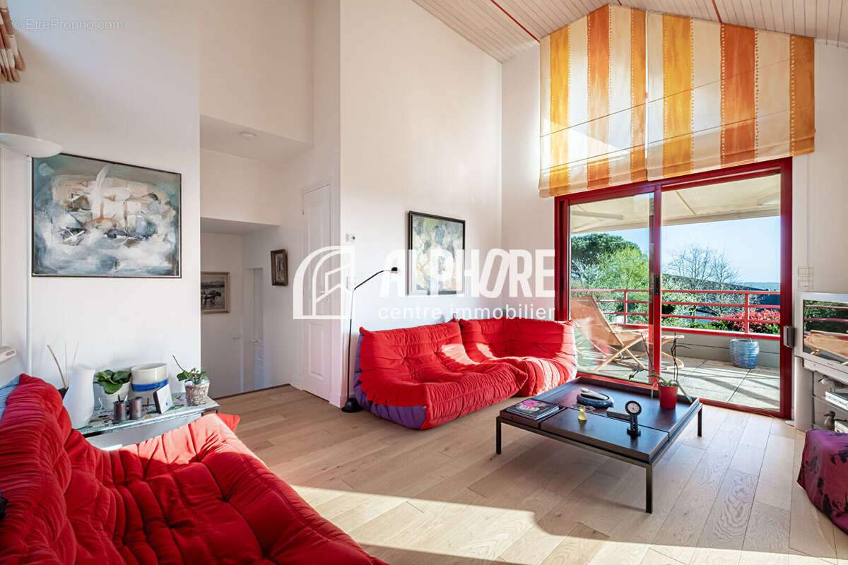 Guérande , propriété de 240m²  , 7 pièces , garage , piscine sur 1500m²  de terrain . - photo 7