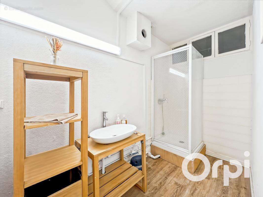 Appartement à LIVRON-SUR-DROME