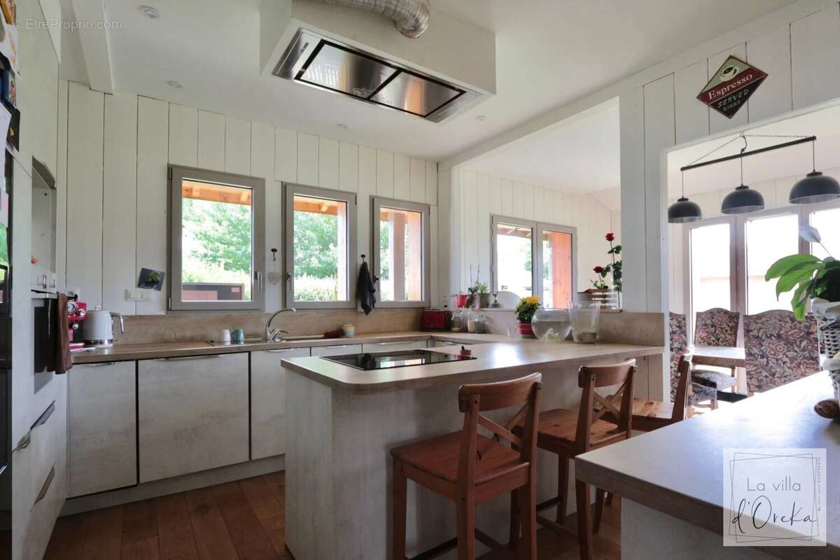 Maison à PARENTIS-EN-BORN