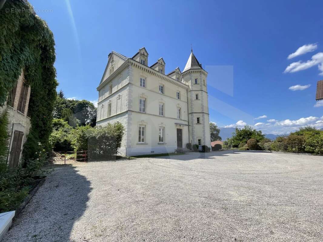 Appartement à POISAT