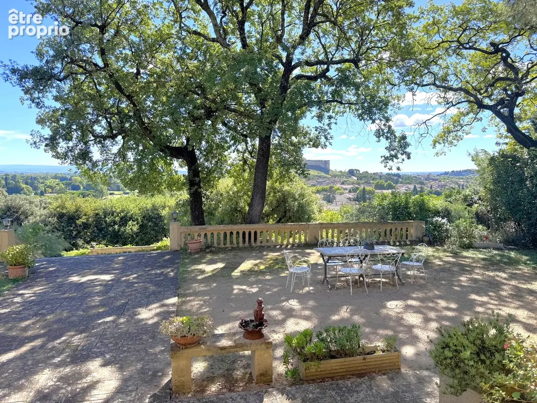 VILLENEUVE LES AVIGNON - Maison de charme avec vue panoramique - photo 5
