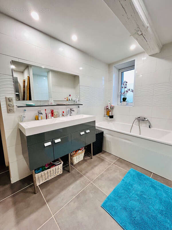 Maison à SAINT-DENIS-DE-CABANNE