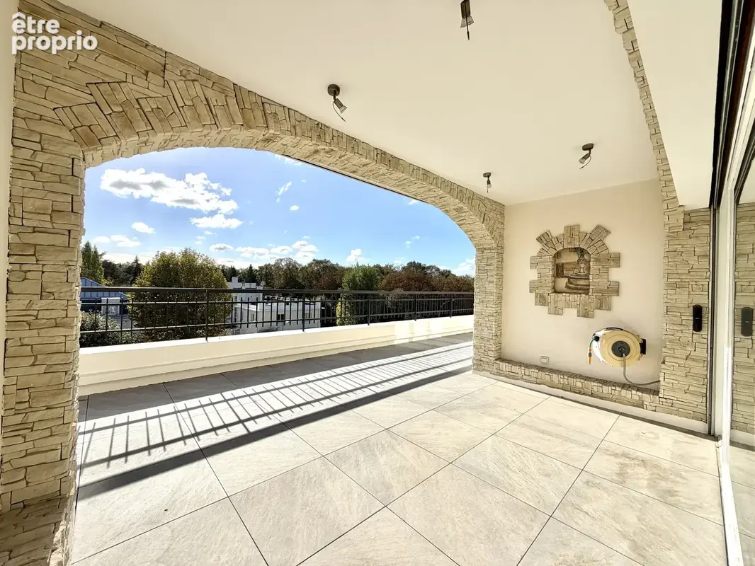 Duplex dernier etage !! 6 pieces 193m2 + terrasse 35m2 + balcon 6m2 + cave + parking - photo 1