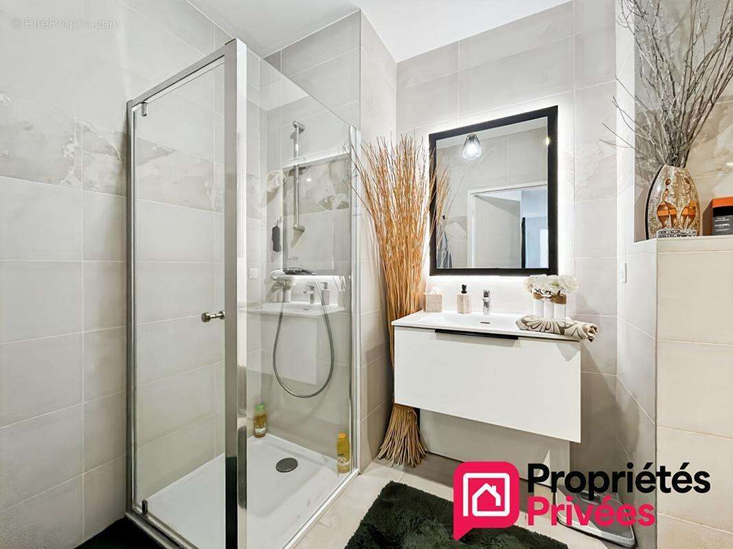 Appartement à VILLENEUVE-LOUBET