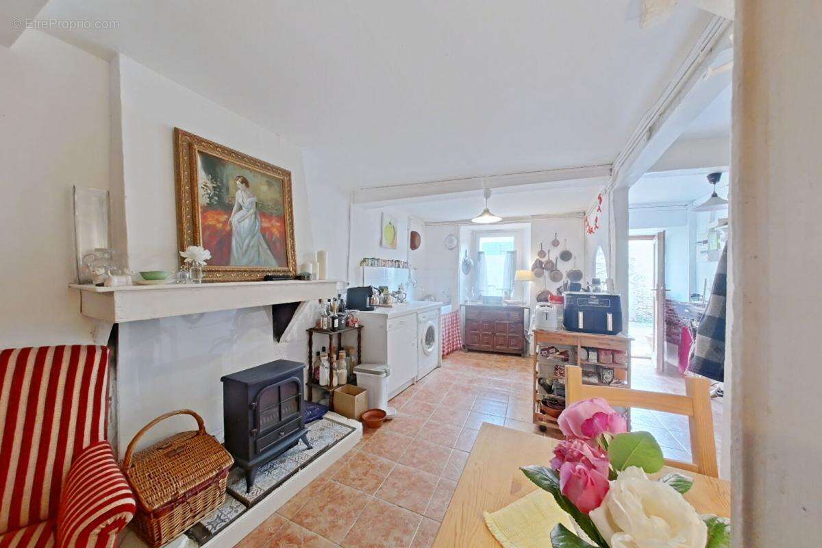 Maison à BELVEZE-DU-RAZES