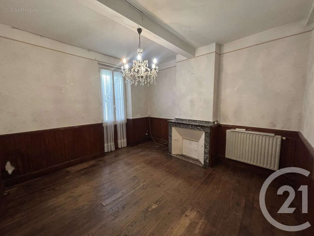 Maison à MONTESQUIEU-VOLVESTRE