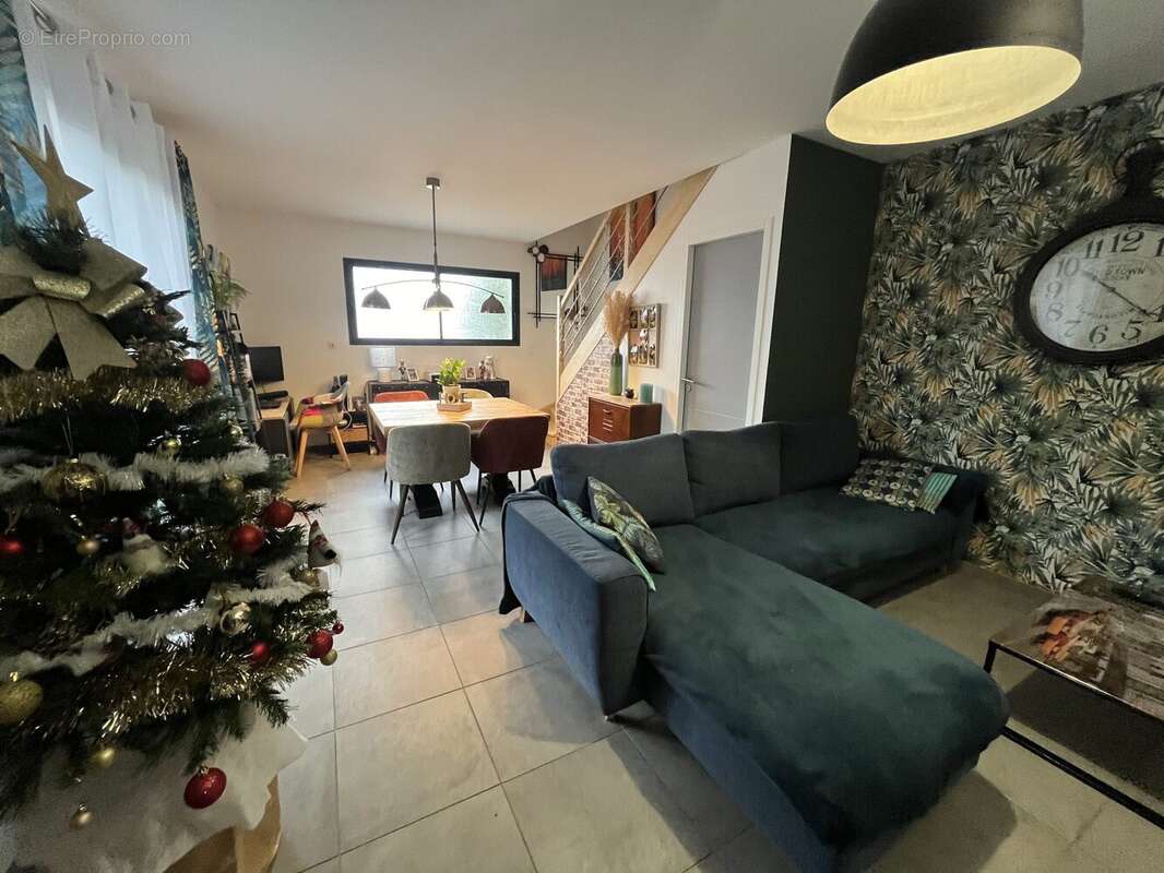 Maison à SAINT-LEGER-LES-VIGNES