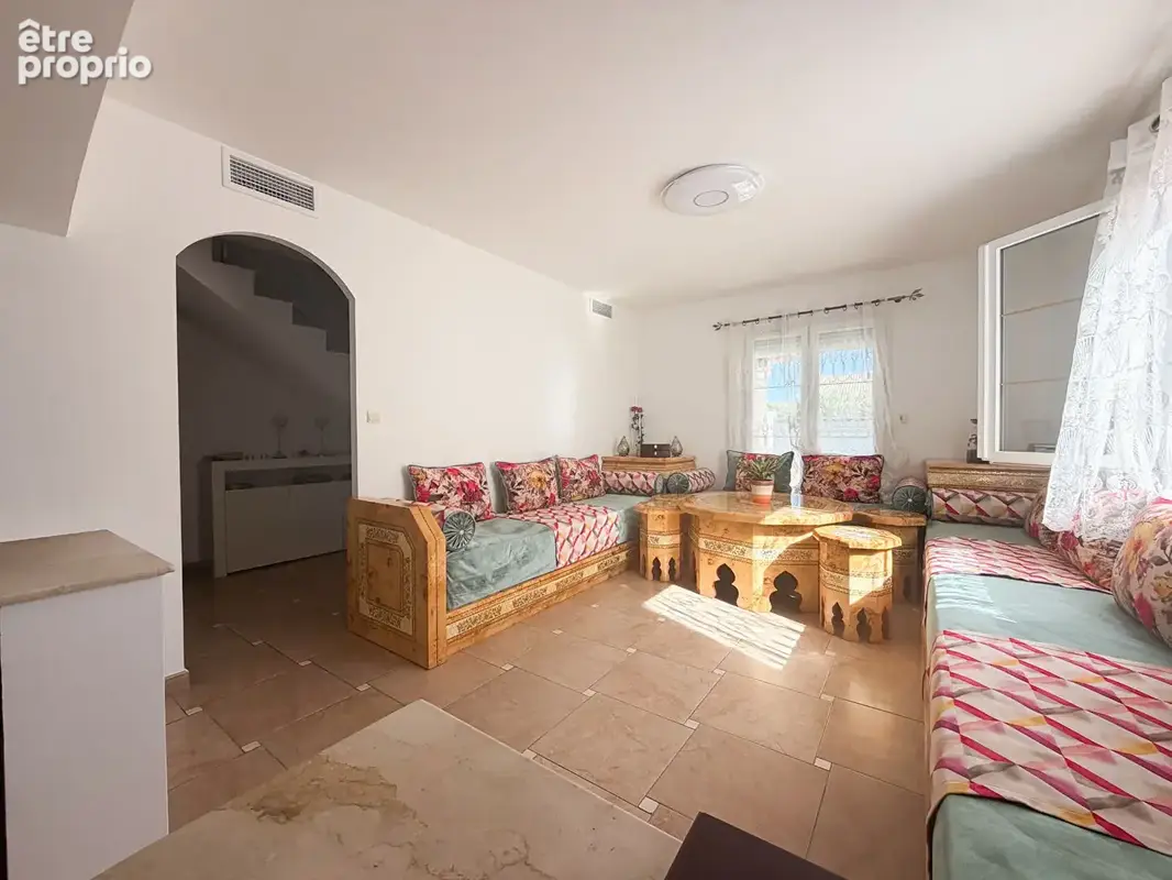 Cournonterral ? maison familiale de 140 m² avec piscine, jardin sans vis-à-vis et vue sur la garrigue - photo 4