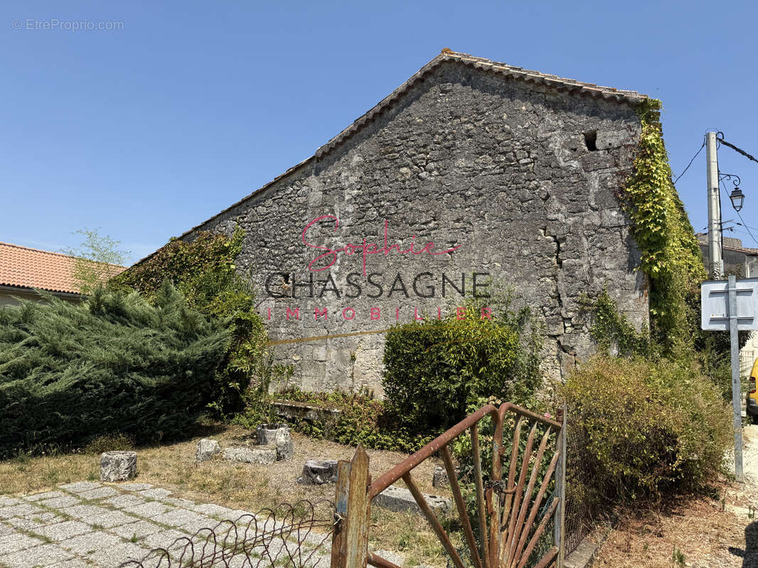 A 10 min de Branne, ensemble immobilier comprenant 3 maisons mitoyennes et une grange indépendante - photo 20