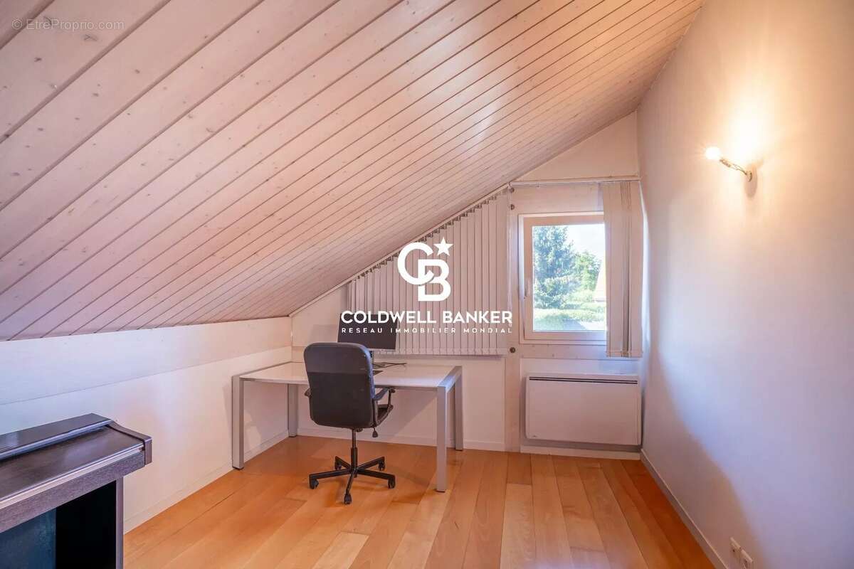 Maison familiale avec piscine à vendre à Vétraz-Monthoux proche Genève - photo 17