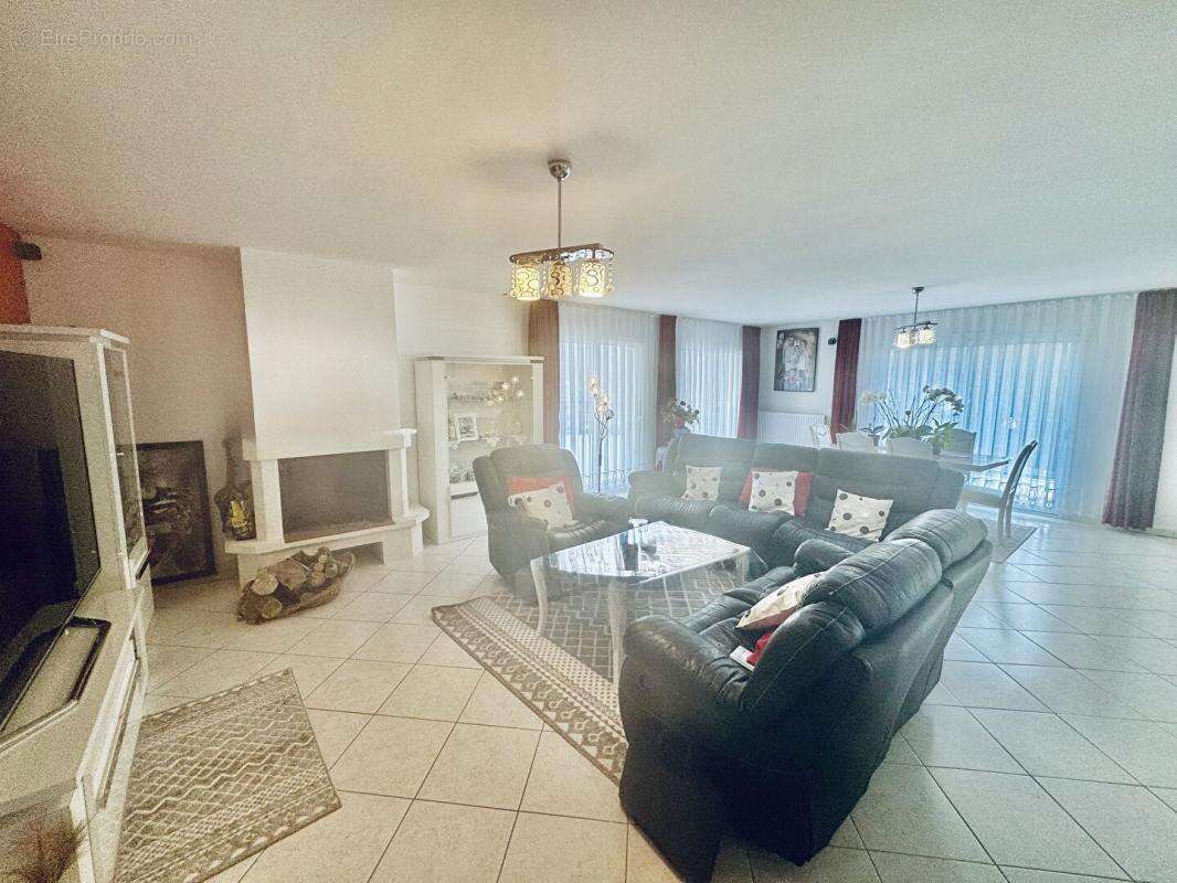 Maison à MORTAGNE-SUR-SEVRE