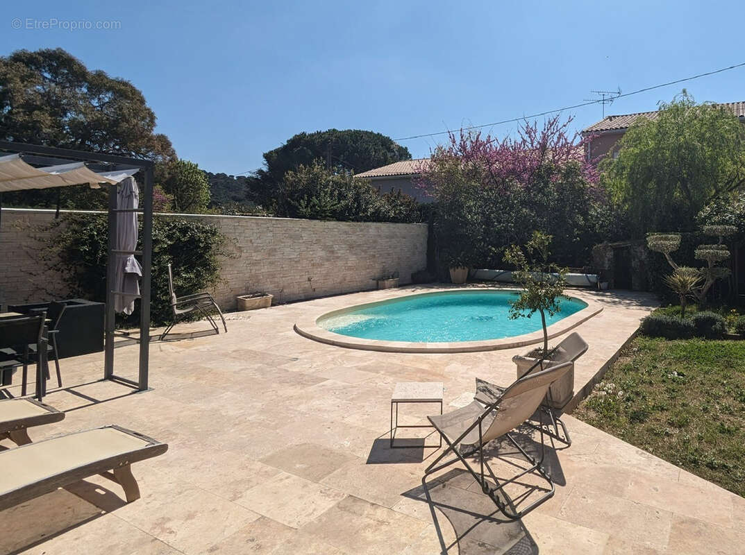 Maison à BAGNOLS-SUR-CEZE