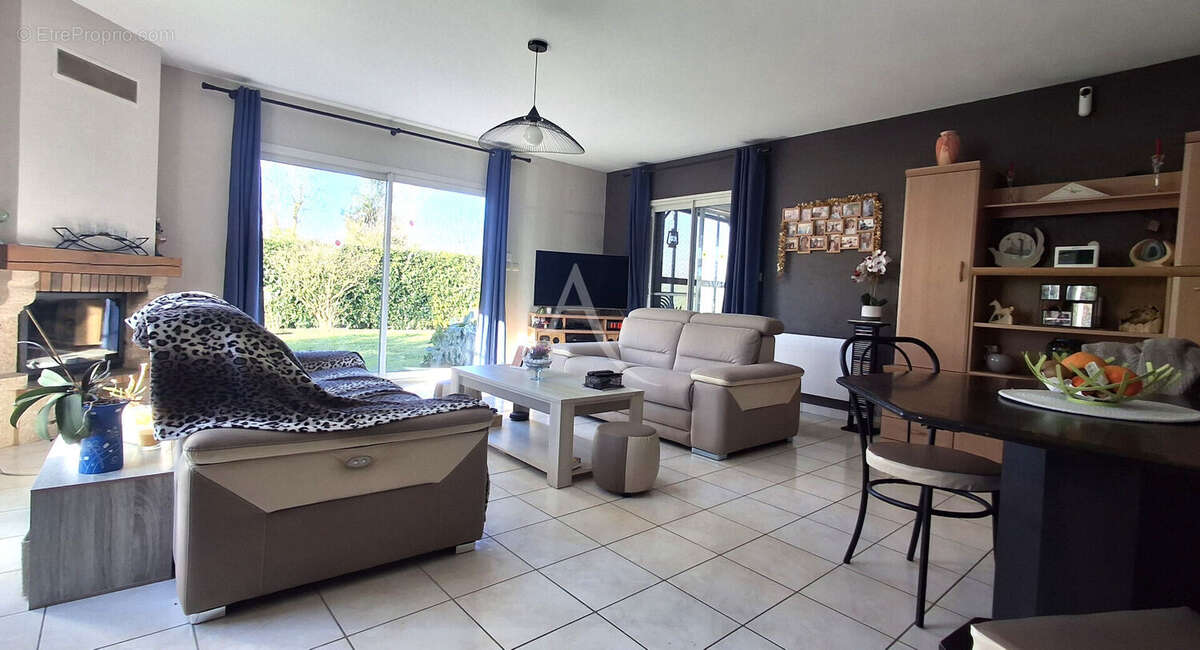 Maison à SAINTE-SOULLE