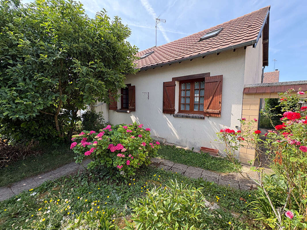 Maison Hanches 5 pièce(s)  terrain clos de + 320 m2 - photo 2